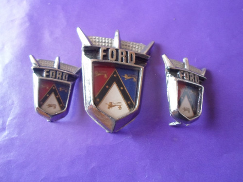 Emblemas Fairlane Ford  Coronas Laterales Cofre O Cajuela