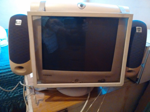Monitor Compaq Con Parlantes Jbl