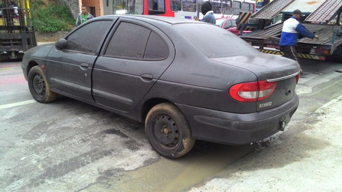 Renault Megane Rt 1.6 16v 2001/2001 (sucata Somente Peças)