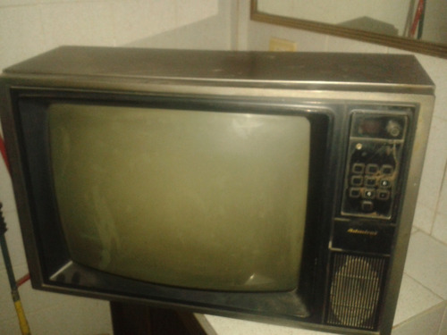 Televisor Usado Para Reparar O Repuestos Marca Admiral 19''