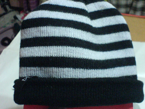 Gorrito De Lana A Rayas Negro Y Blanco  Sustation  Talle 4-6