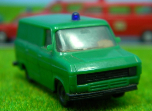 Van Ford Transit Policia Ho 1:87 Herpa