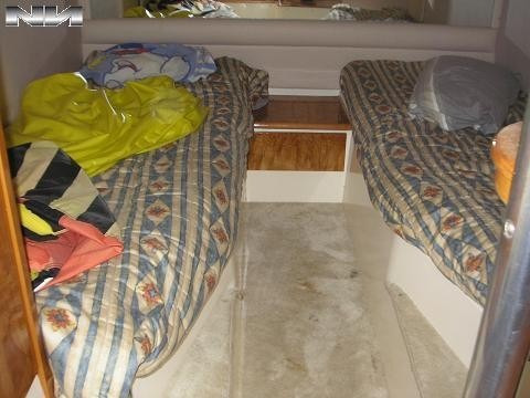 Genesis 387 Año 1998 Con Mercruiser 220 Hp En Buen Estado
