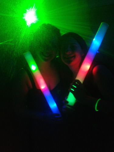 Imagen 4 de 9 de Pack Cotillon Luminoso Combo Fiesta 50 Barras Rompecocos Led
