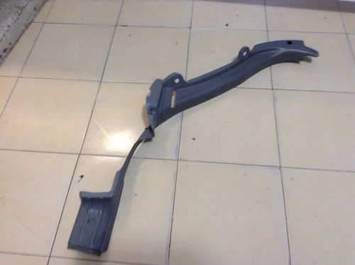 Plastico Moldura Trasera Izquierda Vw Pointer 4 Ptas 00-05