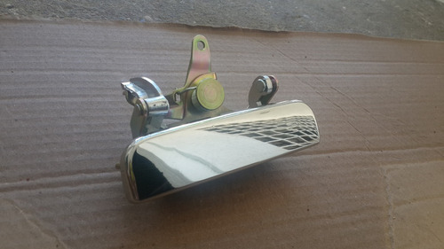 Manija Compuerta Trasera Mazda B2000 B2200 B2600