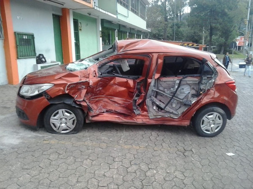 Imagem 5 de 9 de Sucata De Gm Onix 2013 Motor Câmbio Peças