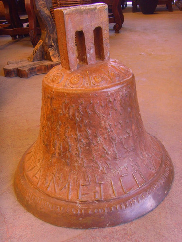 Antigua Campana Grabada De Bronce. 45cm Diametro