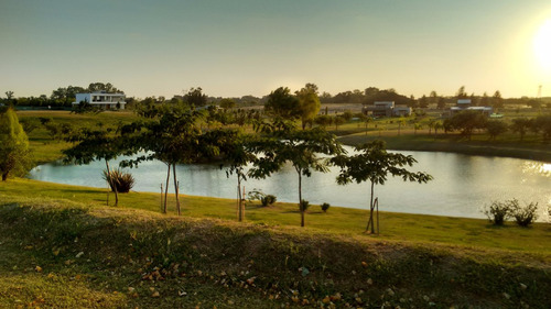Club De Campo En Río Lujan