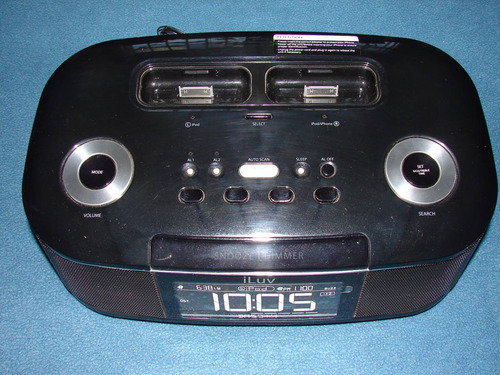 Dock Reproductor Fm Y Cargador iPhone & iPod - Iluv Lmm173 (Usado)