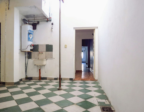 Venta/permuta Casa 4 Ambientes Con Local