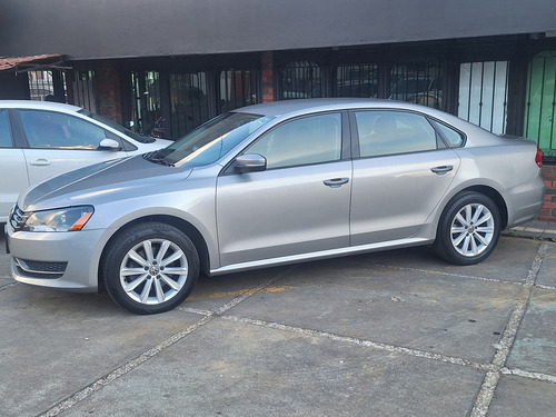 Volkswagen Passat 2.5 Confortline R 17 At