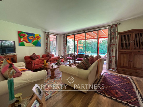 Impecable Y Encantadora Casa En Condominio Altos D...