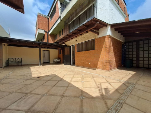 Imagen 8 de 30 de Se Vende Casa 263m2 5h+s/5b/4p Colinas De Santa Monica 8428
