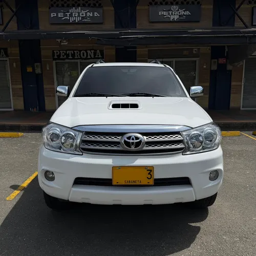 Toyota Fortuner 3.0 Sr5
