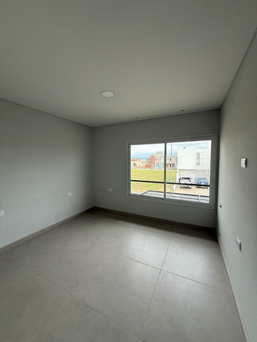 Vdo Hermosa Casa A Estrenar 3 Dormitorios C/ Amplio Patio Rincones De Manantiales