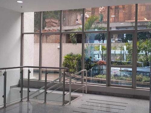 Imagen 12 de 14 de Se Alquila Oficina 390m2 Santa Paula 2778