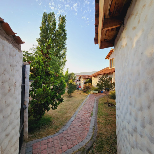 En Venta Casa En Rinconada De Los Andes Estilo Chilena 4h 3b