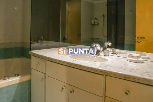 Departamento En Venta De 3 Dormitorios En Torre Nueva York.