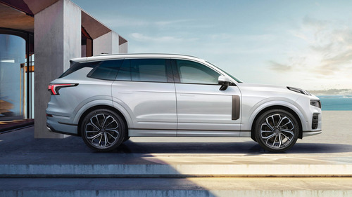 lynk & co 09 2.0T Mhev Awd At8