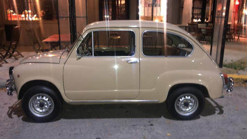 Imagen 3 de 4 de Fiat 600 R 3 Ptas. / Nafta / 1974