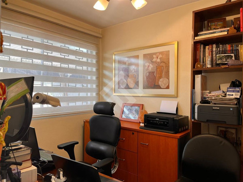 Casa En Venta De 5 Dorm. En Ñuñoa
