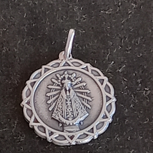 Medalla Dije Virgen De Luján De Plata 900  2,3 Cm  