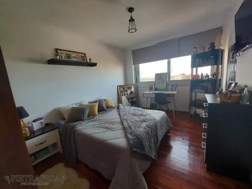 Apartamento En Venta 2 Dormitorios, 1 Baño Y Garaje- Av. Rivera- Pocitos