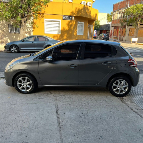 Imagen 8 de 25 de Peugeot 208 1.6 Allure Touchscreen