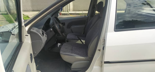Imagen 10 de 15 de Renault Logan Sincronico Gas