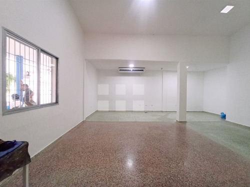 Imagen 8 de 15 de Excelente Casa Para Oficinas En Calle3 De Casco Central De Lecheria