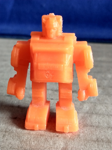 Figura Transformers Cliff Jumper Bootleg (Usado)