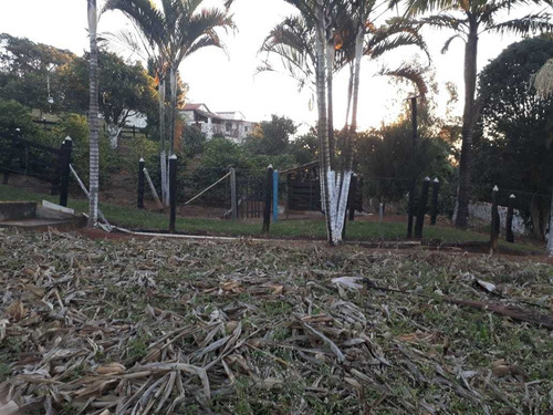 Chácara Em Baependi Sul De Minas Com 20.000 M2, Casa Muito Boa Estilo Colonial , Paiol, Quarto De Materiais, Garagem Coberta . - 255