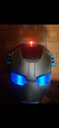 Iron Man Casco Electrónico Hasbro 2012 (Usado)