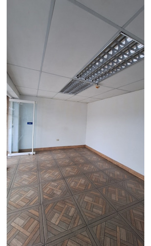 Se Alquila Local Comercial 18m2 Cc Expreso Del Tuy Charallave