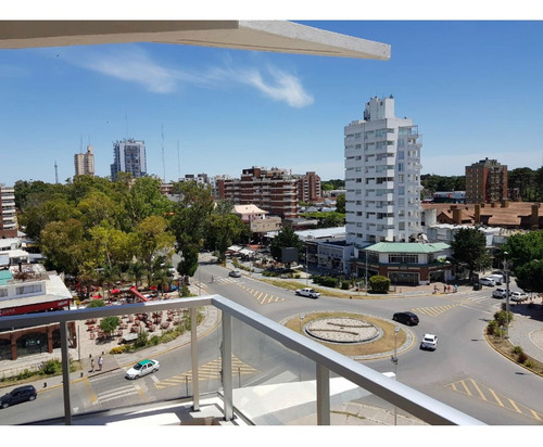Departamento En Centro De Pinamar- Ideal Familia Con Hijos Adolescentes//parejas--