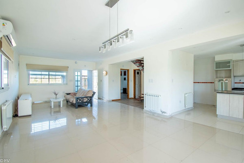 Imagen 3 de 26 de Casa En Venta 3 Dormitorios -roldan - Tierra De Sueños 3