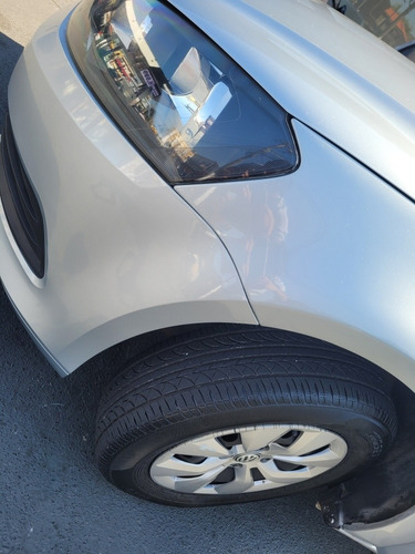 Imagem 7 de 10 de Volkswagen Voyage 2015 1.0 Trendline Total Flex 4p
