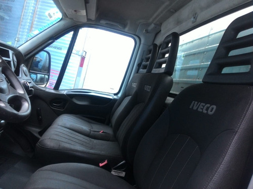 Iveco Daily 35s14 2013 Baú Caminhonete