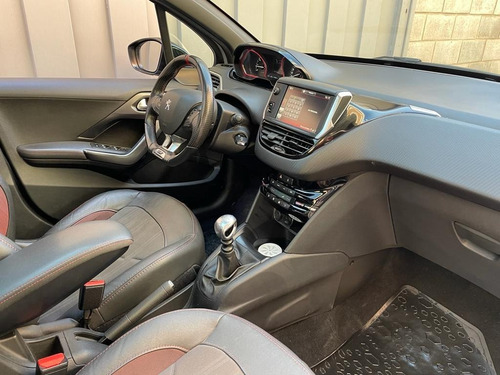 Imagen 9 de 10 de Peugeot 208 Gt 2017