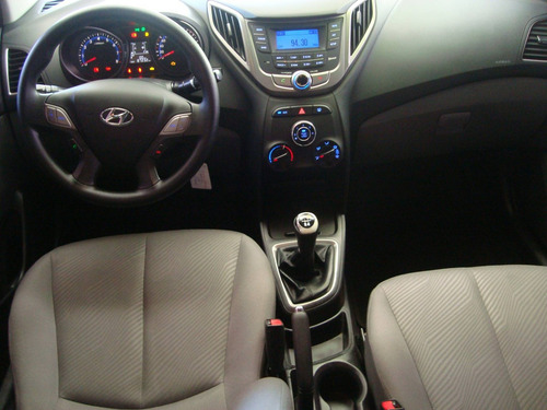 Hyundai Hb20s 1.6 Comfort Plus 16v Flex 4p Manual