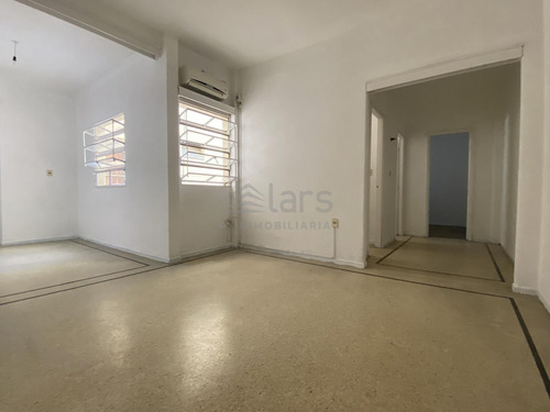 Apartamento En Alquiler / Centro - Inmobiliaria Lars