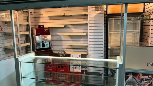Imagen 2 de 3 de Se Ofrece 2 Locales En Venta En Maiquetia