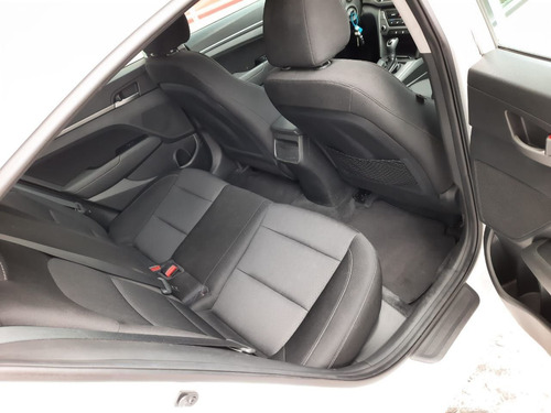 Imagen 7 de 15 de Hyundai Elantra 2018 2.0 Gls Premium At