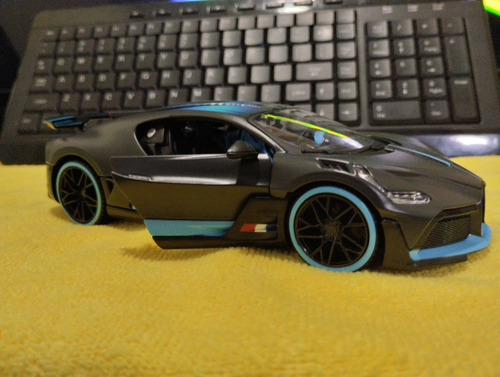 Bugatti Divo 1.24 (Usado)