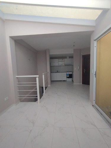 Departamento En Duplex A La Venta En Adrogue Con Cochera