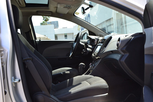 Imagen 13 de 15 de Chevrolet Sonic Ltz 2016 Plata