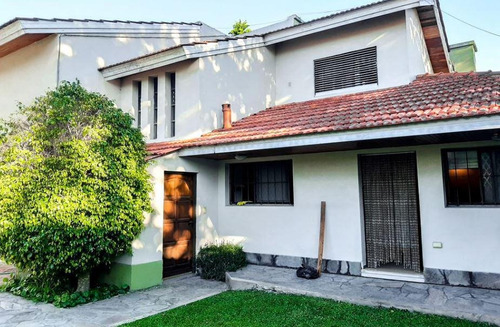 Imagen 9 de 30 de Casa Venta 4 Dormitorios, 4 Baños Y Piscina-lote 383 Mts 2 Y 230 Mts Cubiertos- La Plata