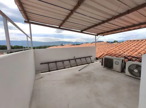 Casa En Arriendo En Prados Del Norte. Cod A24944