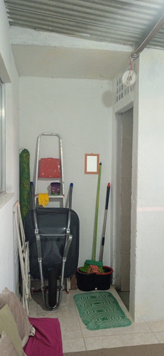 Vende-se Uma Casa Pronta Para Morar